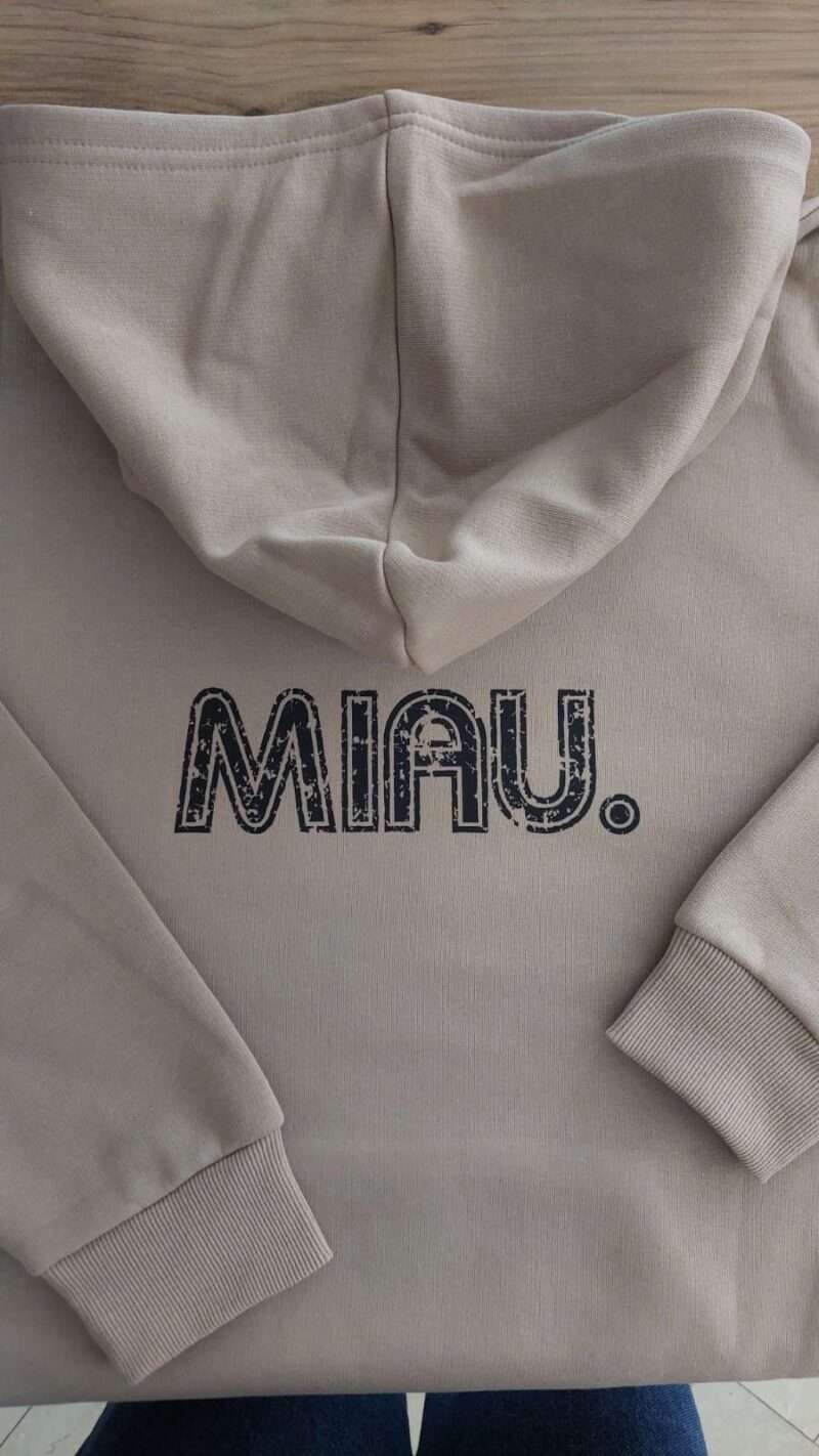 Baskılı sweatshirt örnek görsel - detaylı grafik sweatshirt baskısı